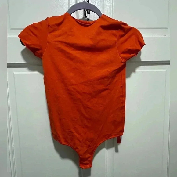 SKIMS Essentials Seamless Orange Thong Bodysuit EUC SIZE S/M - Picture 2 of 6